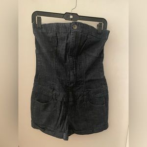 One piece denim romper, with front and back pockets.(Shorts)